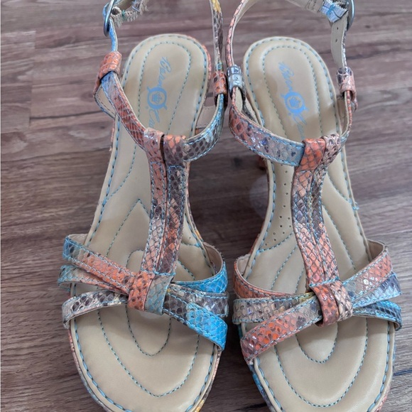 Women's Multicolor Sandals - Picture 2 of 6